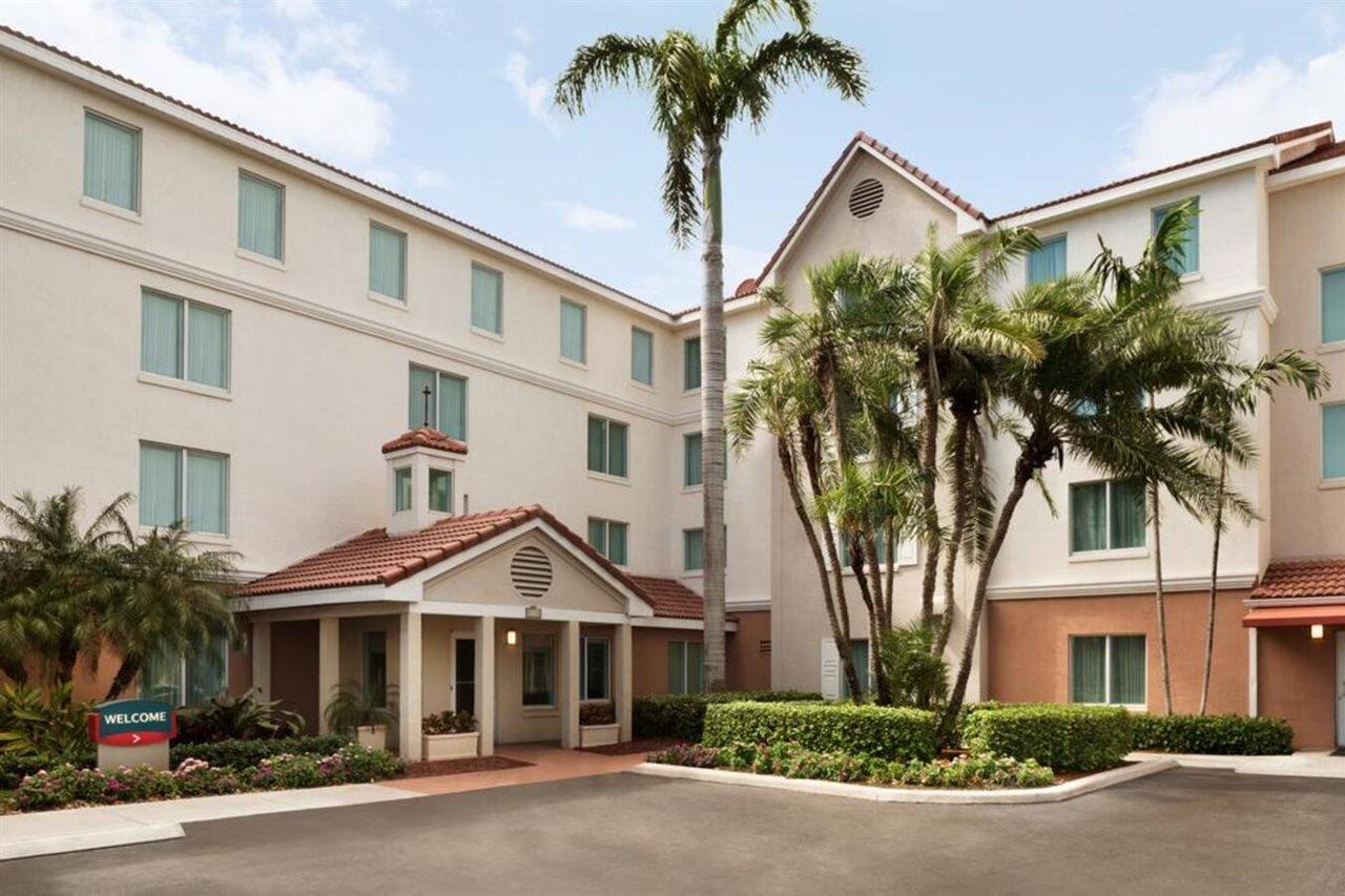 Towneplace Suites Boca Raton Exterior photo