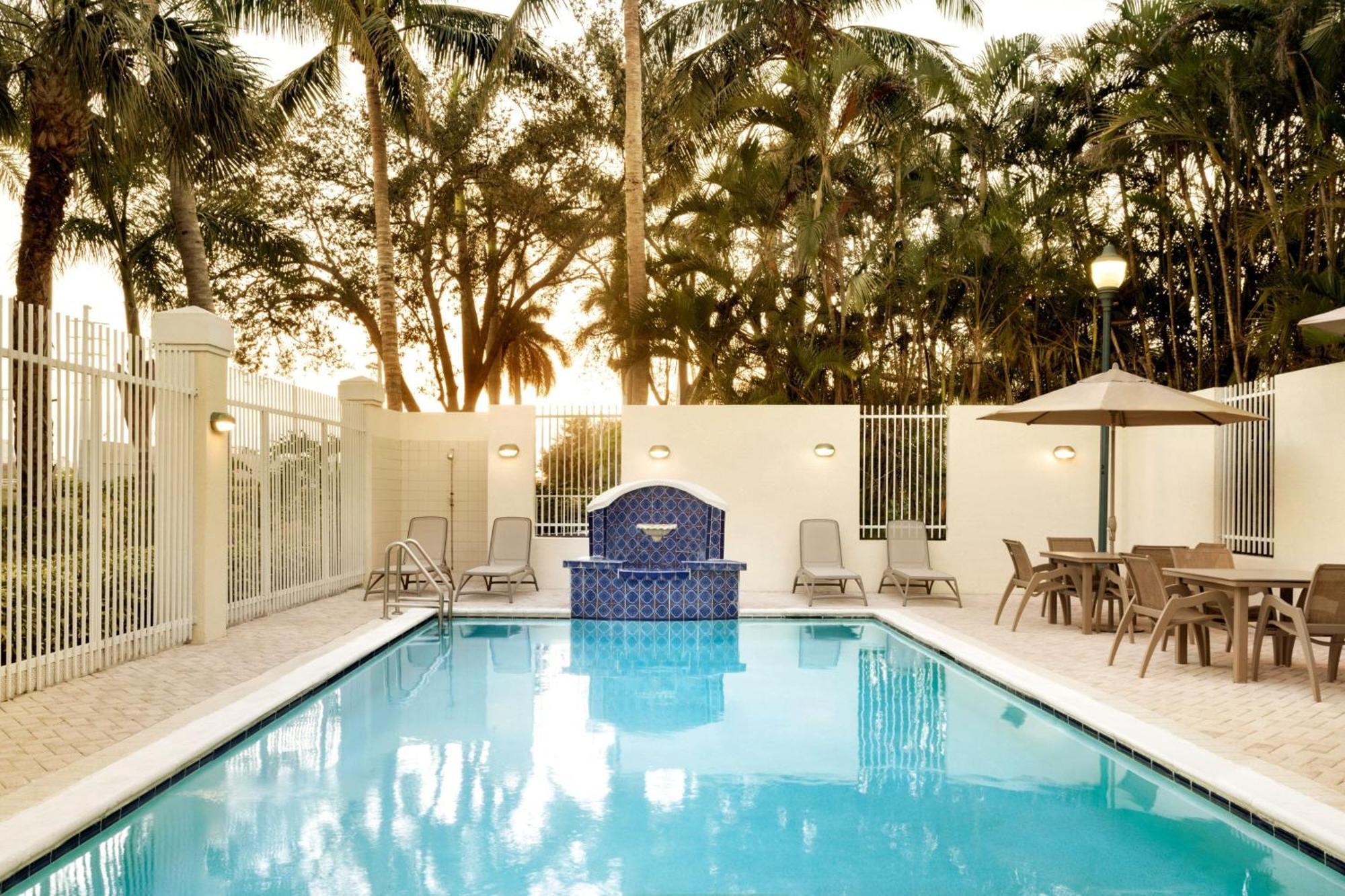 Towneplace Suites Boca Raton Exterior photo