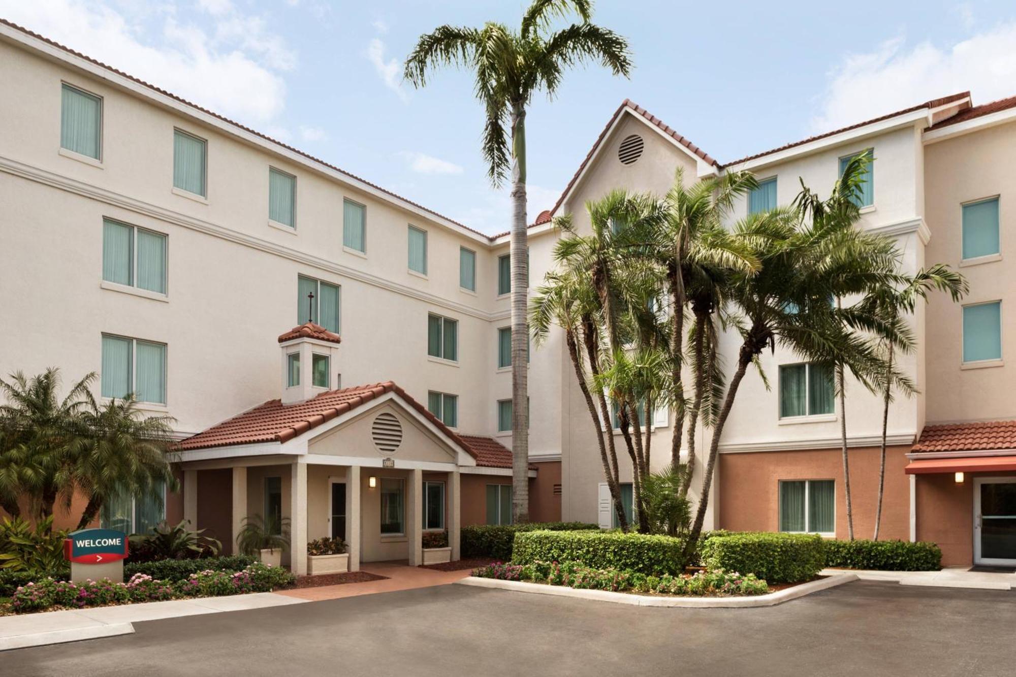 Towneplace Suites Boca Raton Exterior photo